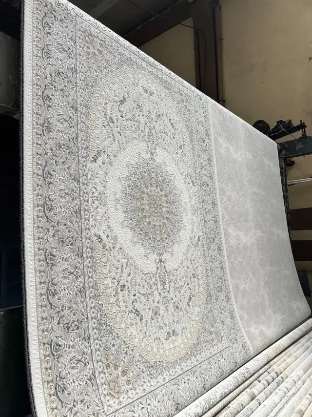Klasik spot halı bej gri