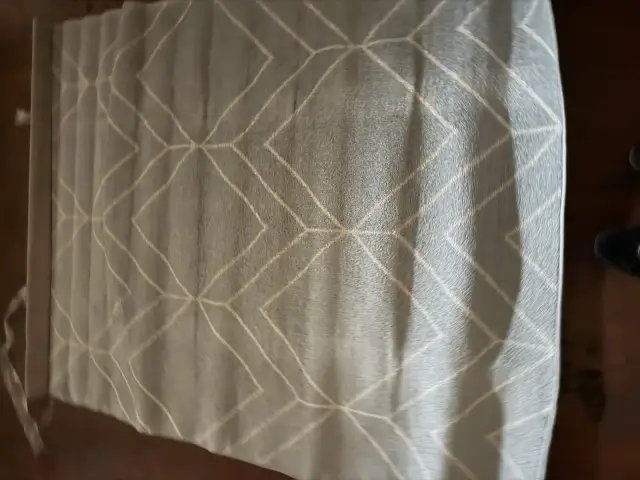 Modern spot halı geometrik krem