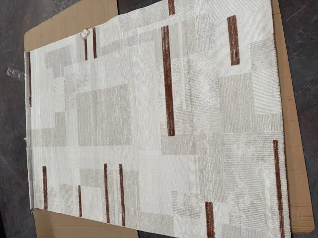 Modern spot halı krem çizgili